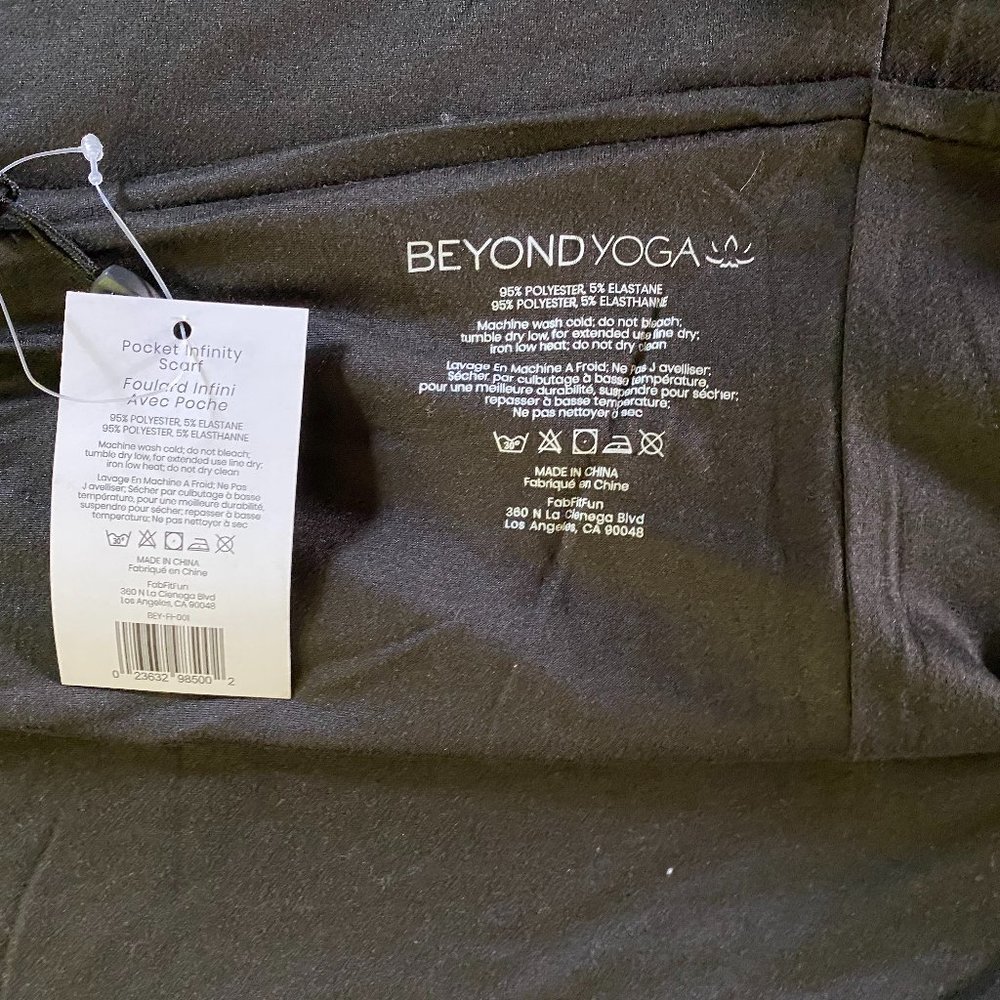 Beyond Yoga Pocket Infinity Scarf in Black